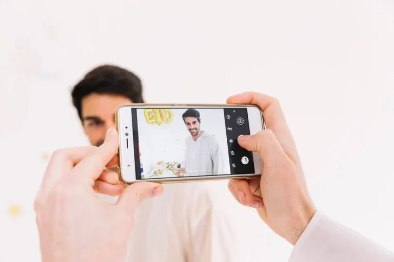 taking-photo-muslim-man_23-2147799370